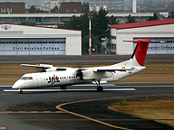 ボンバルディアQ400（他の航空会社の同型機）